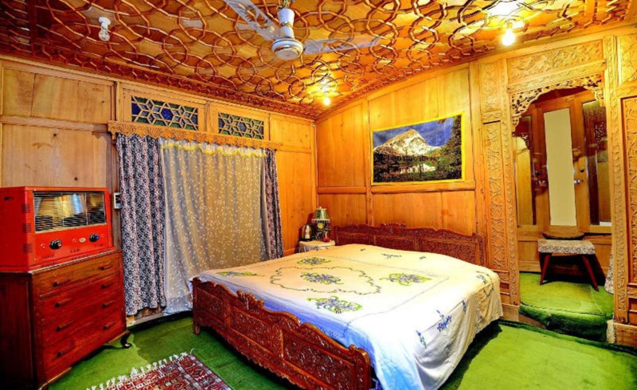 Hotel Umbrella Group Of House Boat Srīnagar Exteriér fotografie